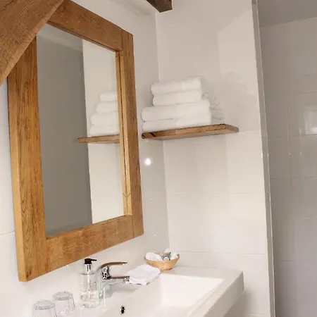 לינה וארוחת בוקר Langlaar