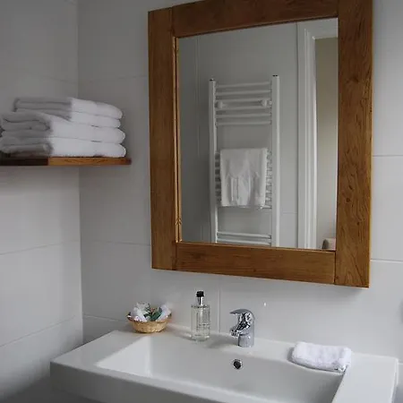 לינה וארוחת בוקר Langlaar נונאן